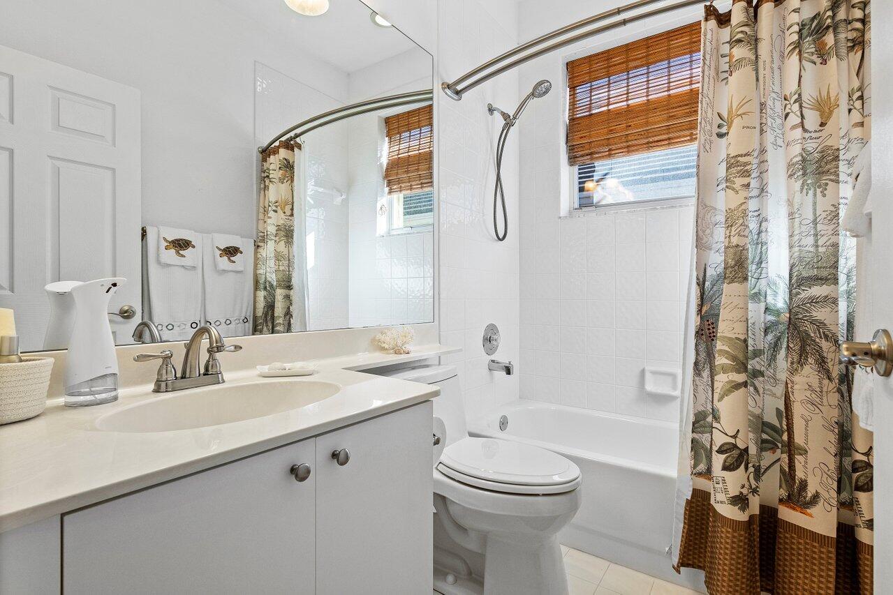 7632 Charing Cross Lane