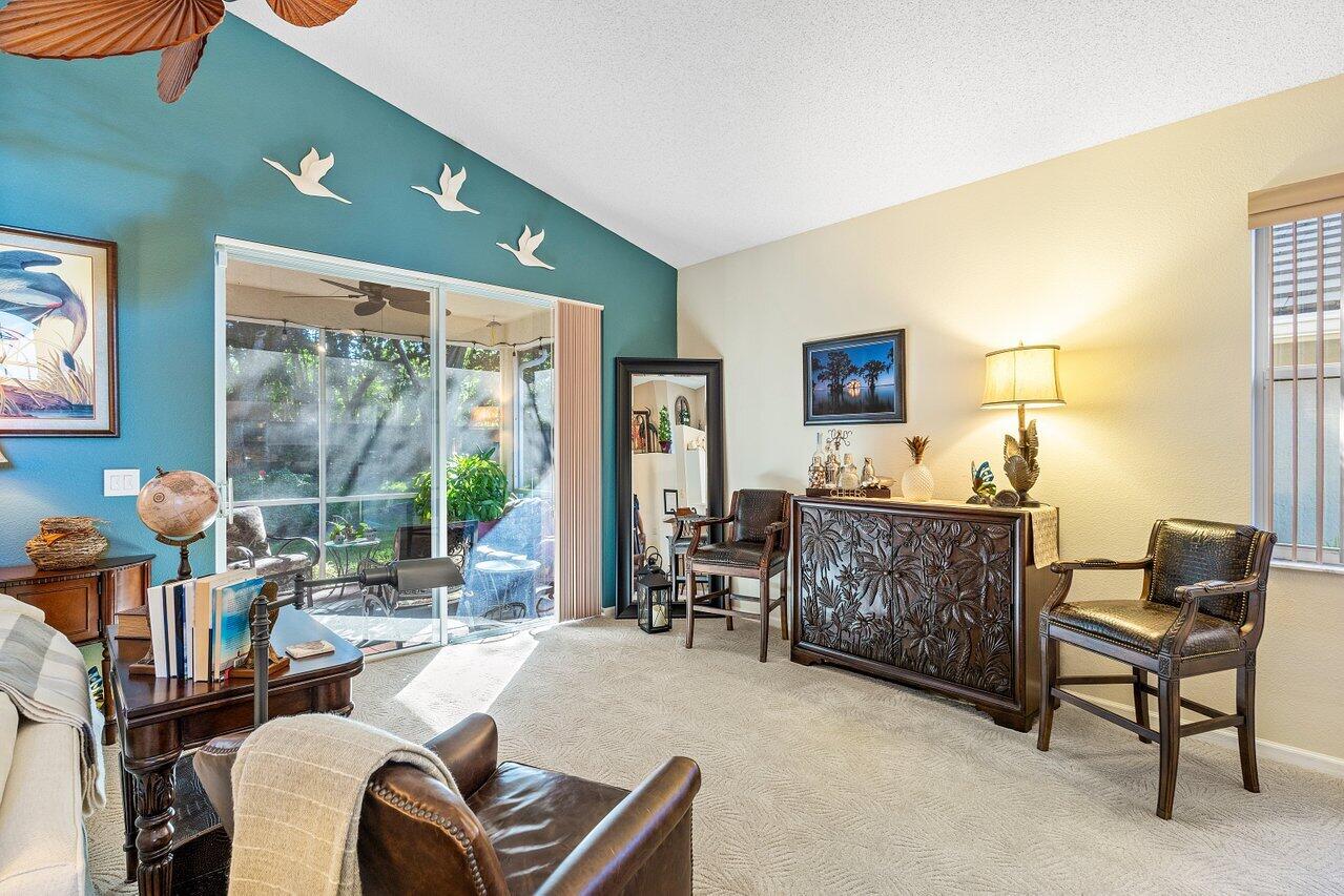 7632 Charing Cross Lane