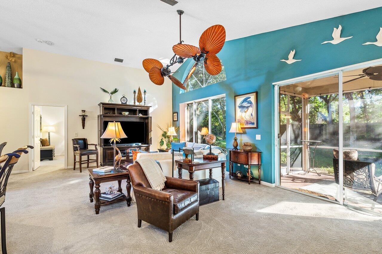 7632 Charing Cross Lane