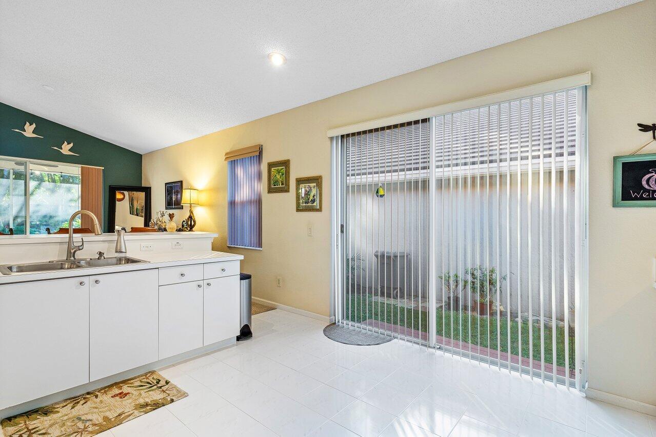 7632 Charing Cross Lane