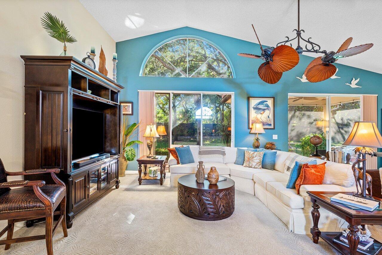 7632 Charing Cross Lane