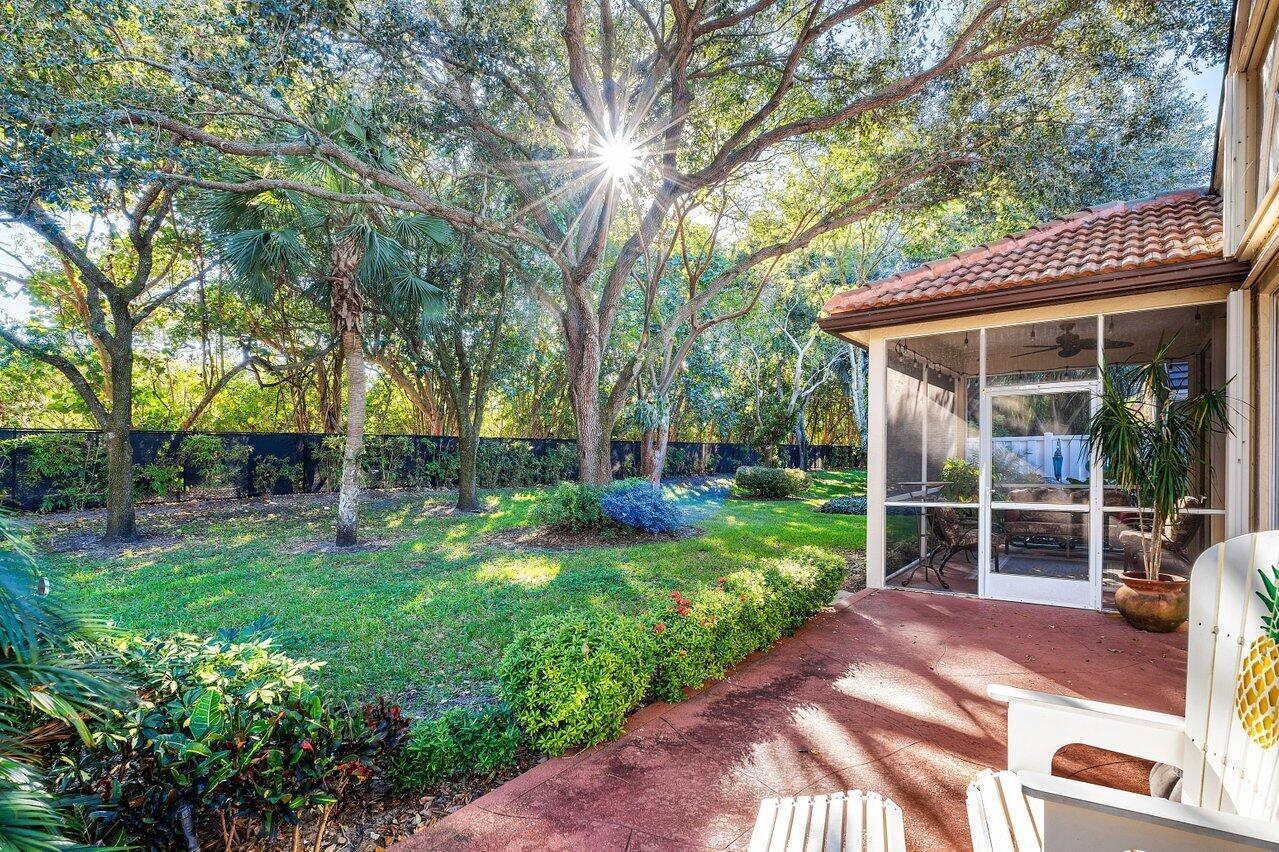 7632 Charing Cross Lane