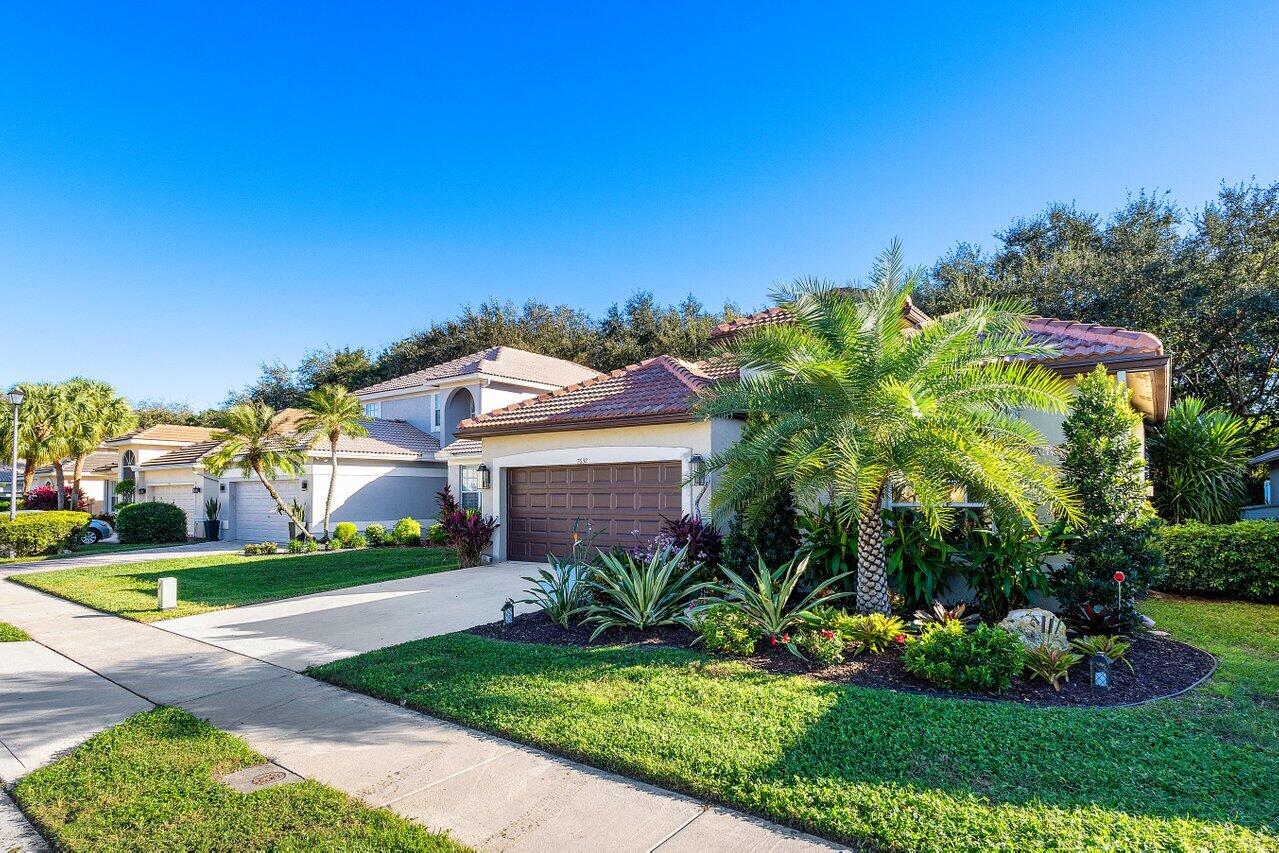 7632 Charing Cross Lane