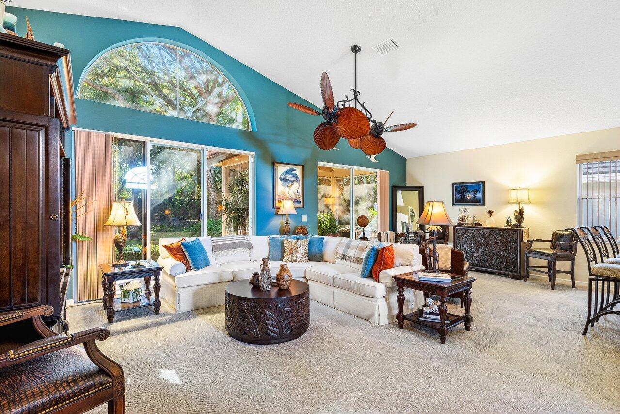 7632 Charing Cross Lane