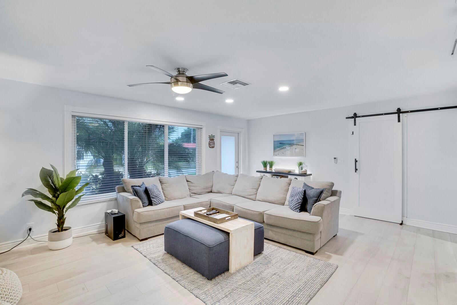 943 SE 5th Street