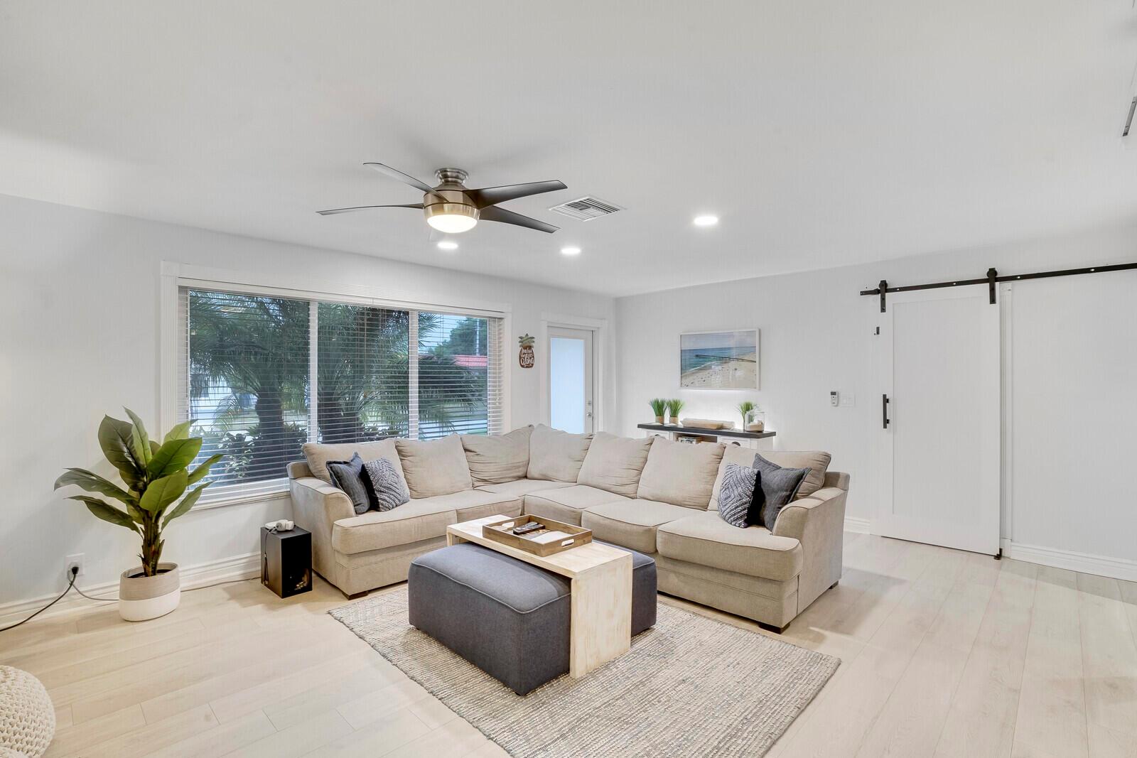943 SE 5th Street