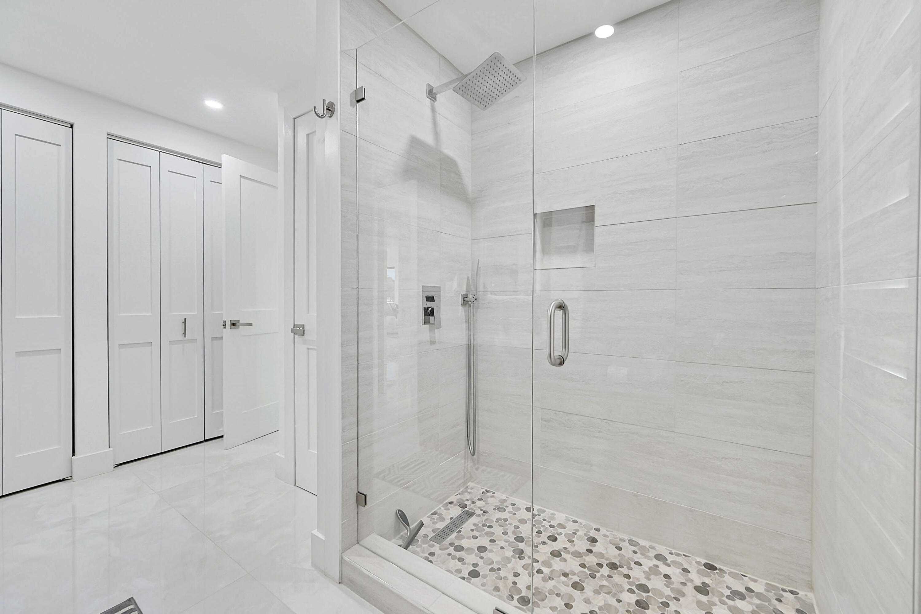 800 Andrews Avenue 9