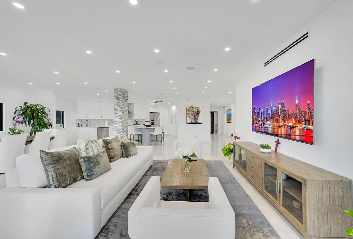 800 Andrews Avenue 9