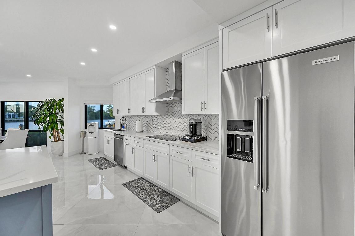 800 Andrews Avenue 9