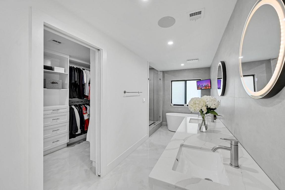 800 Andrews Avenue 9