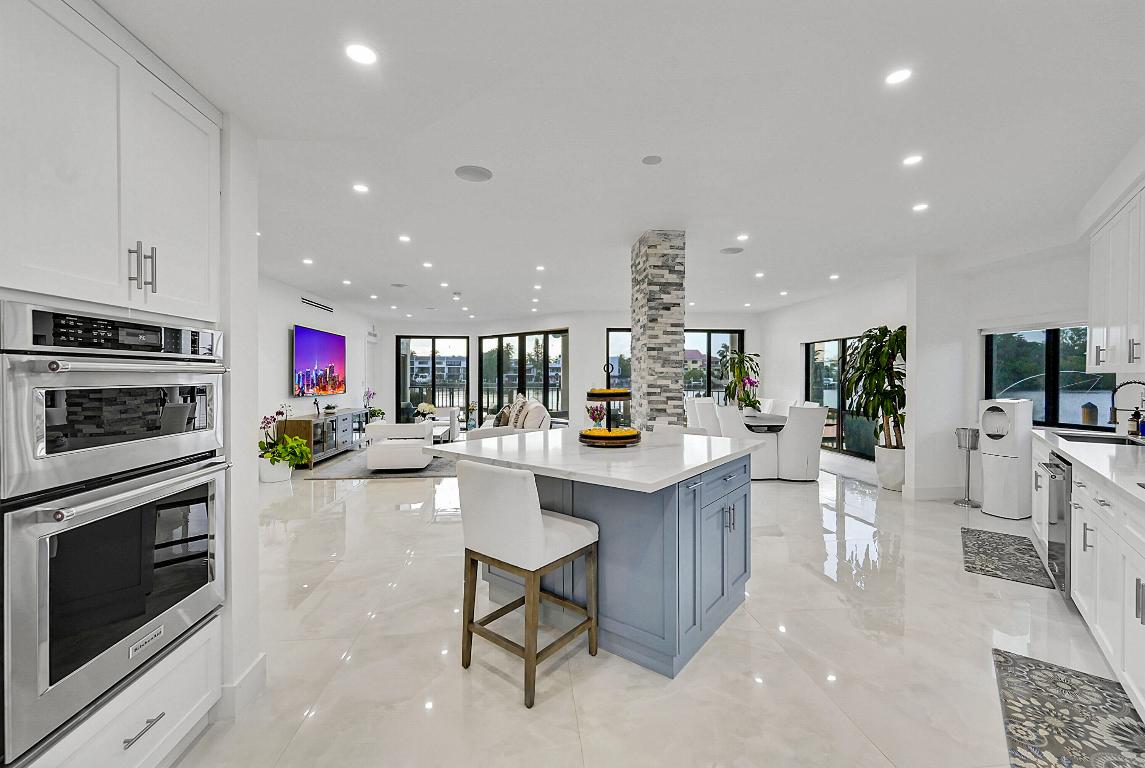 800 Andrews Avenue 9