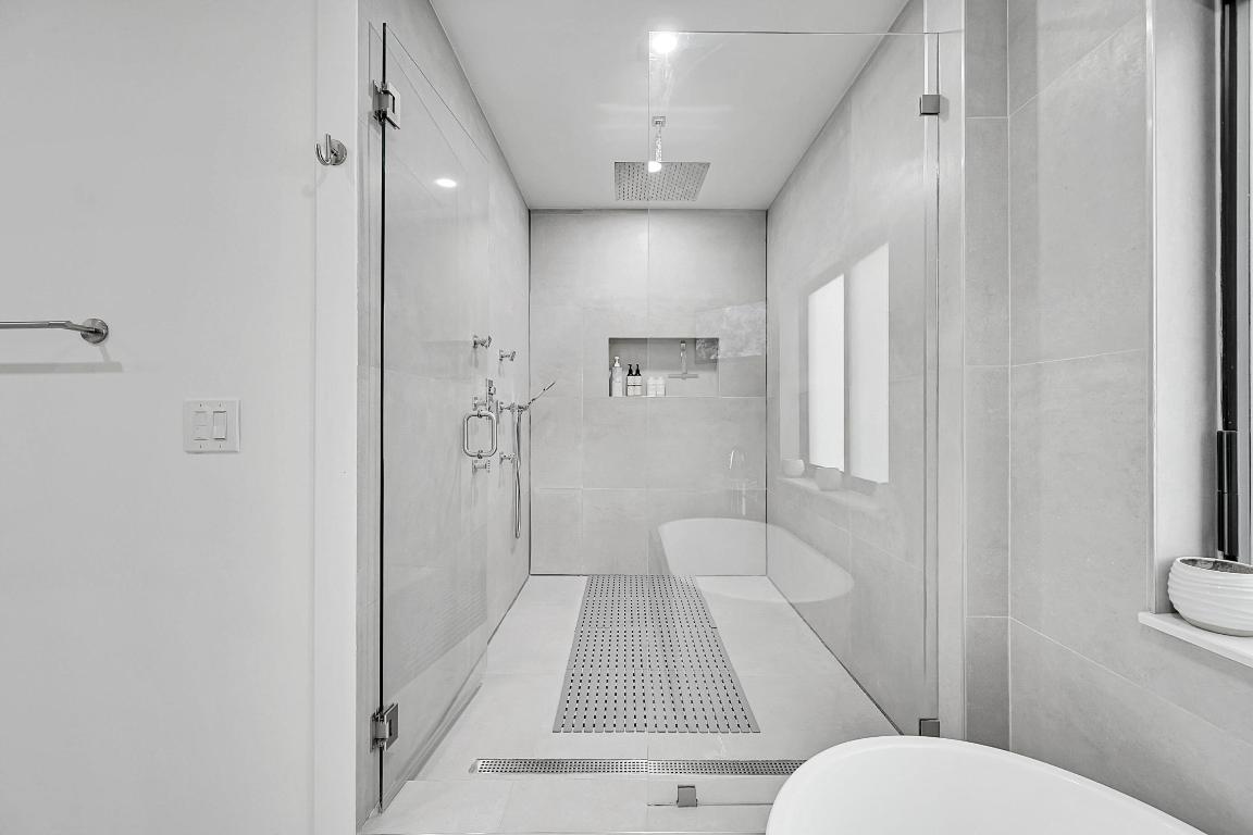 800 Andrews Avenue 9