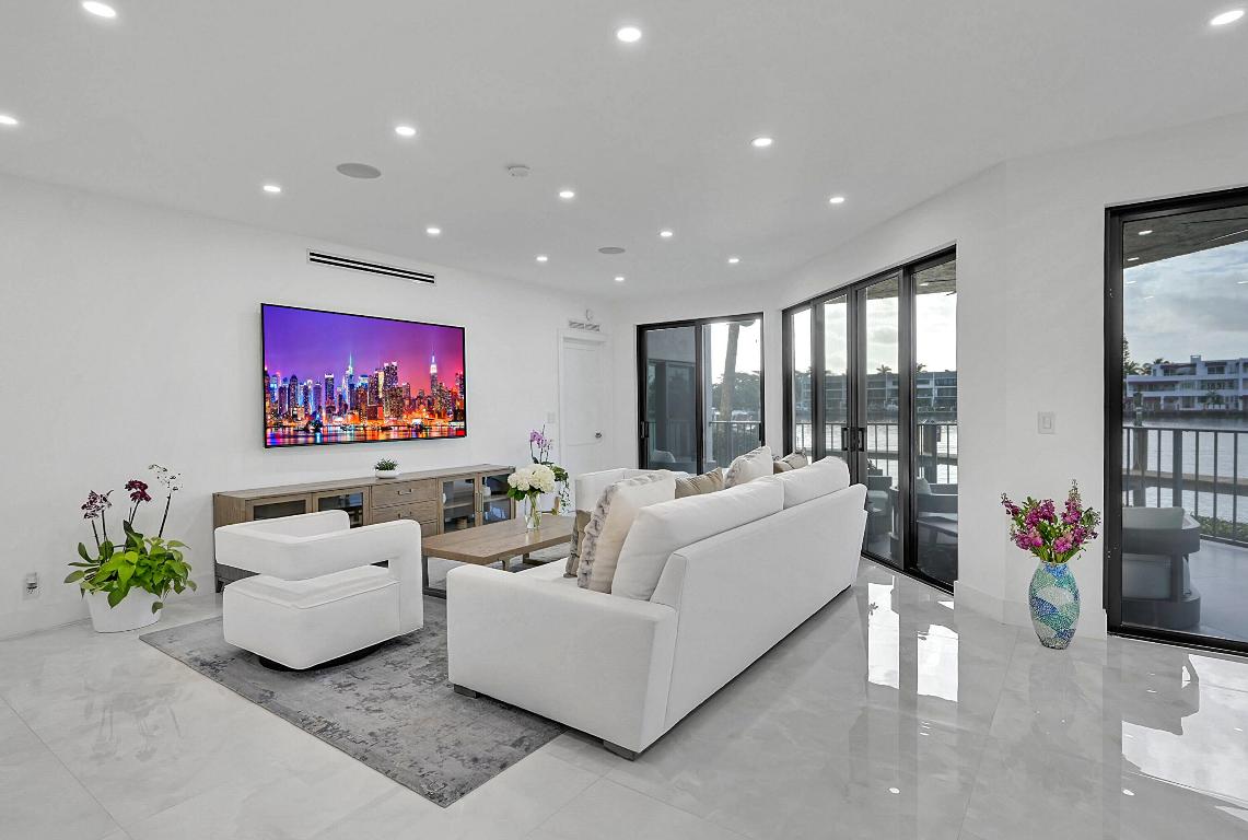 800 Andrews Avenue 9