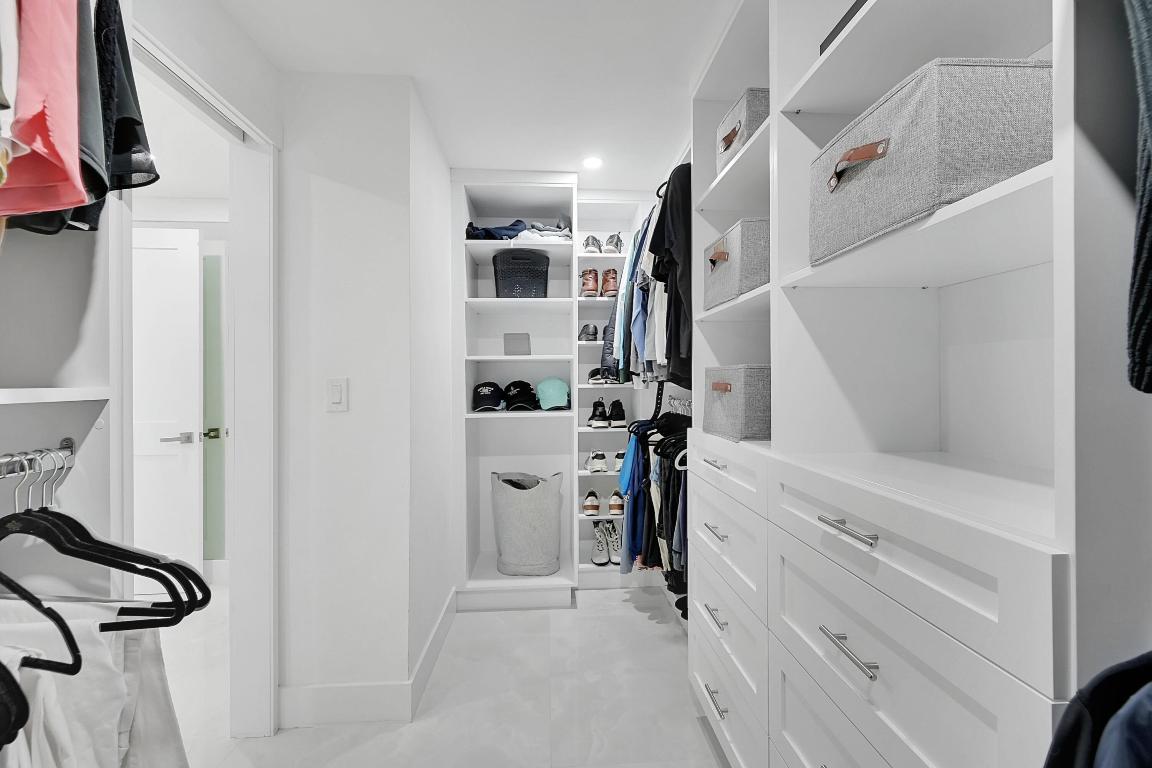 800 Andrews Avenue 9