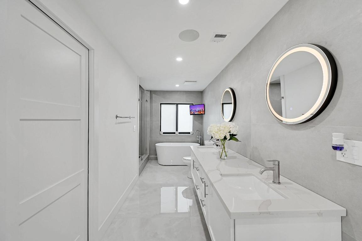 800 Andrews Avenue 9