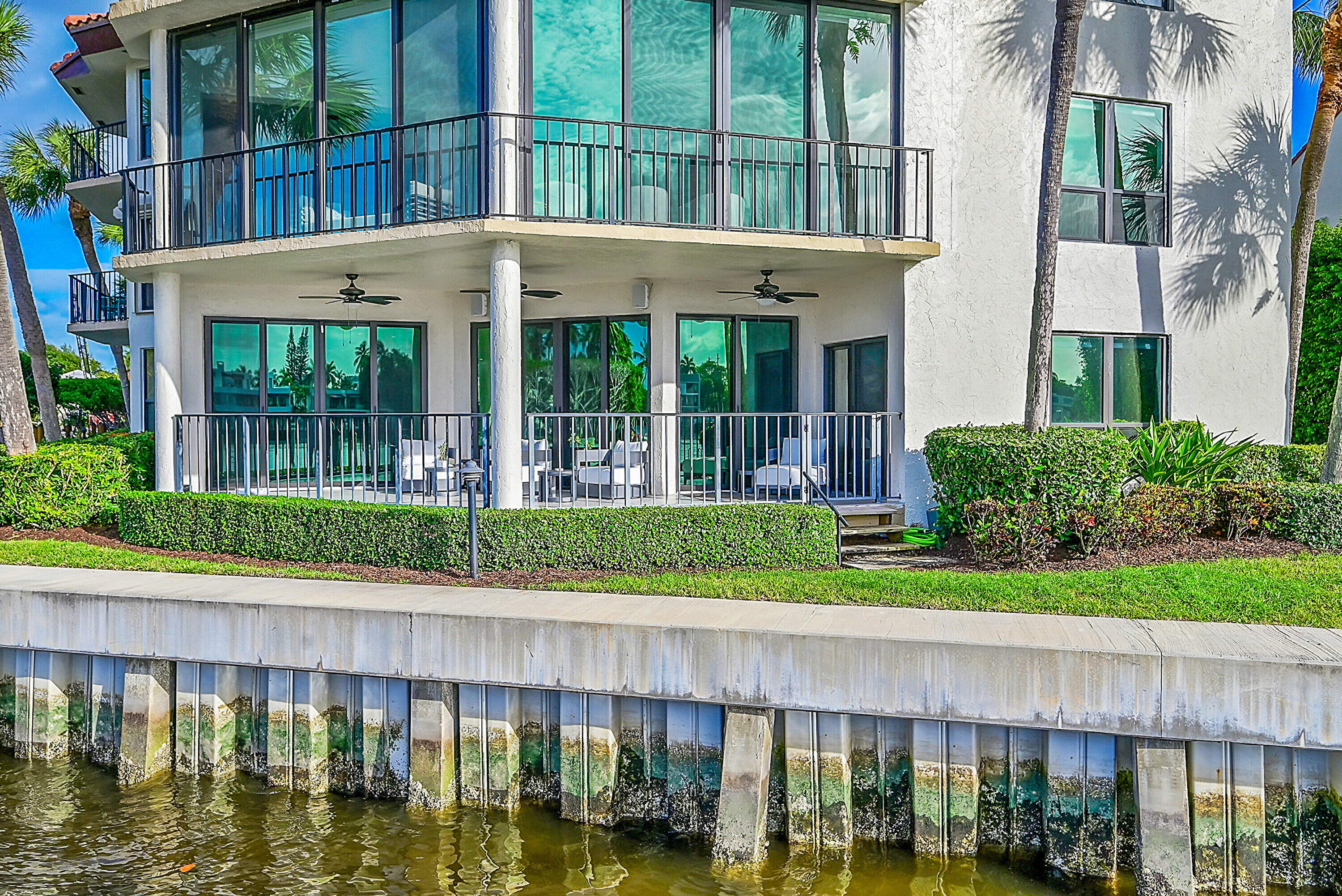 800 Andrews Avenue 9