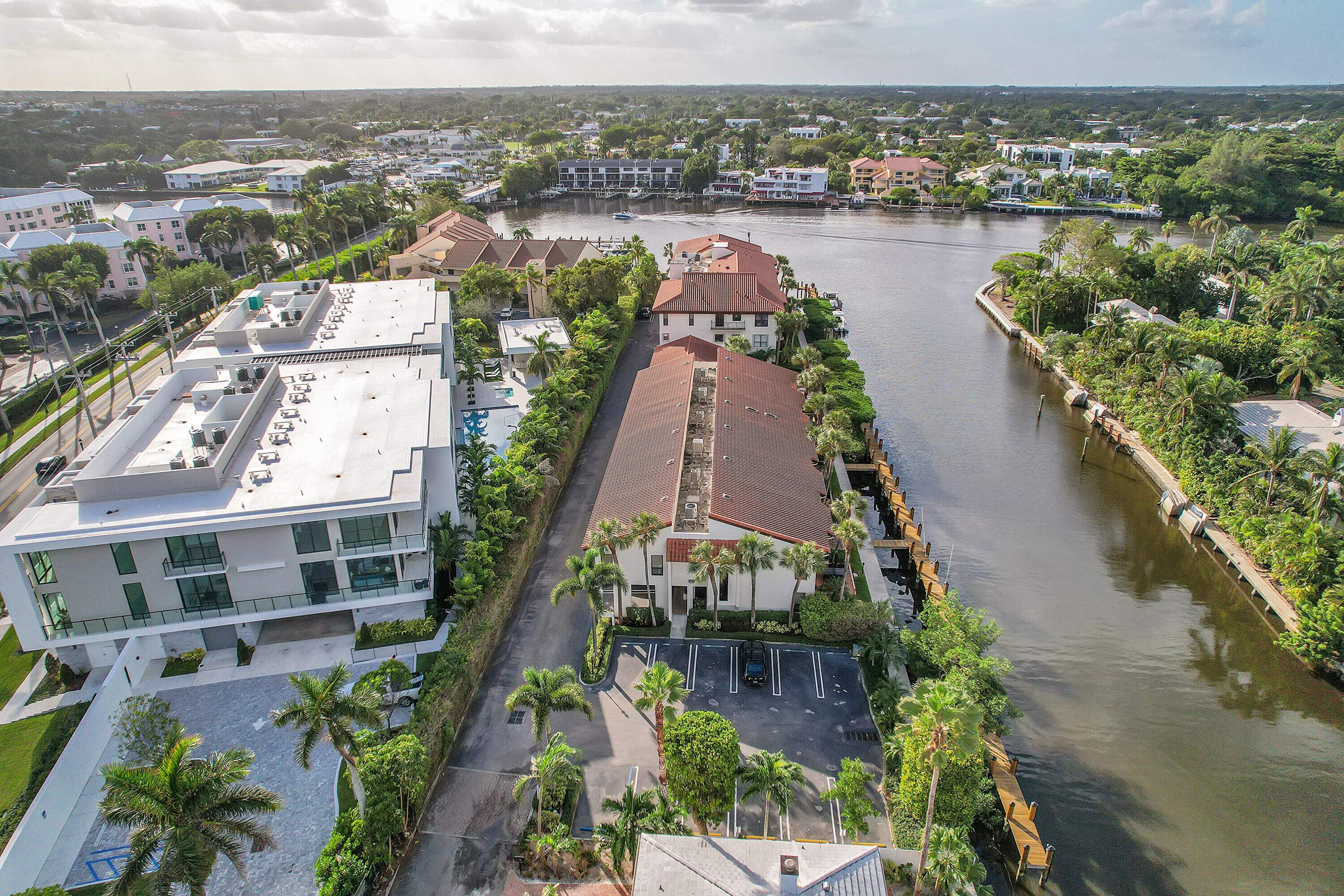 800 Andrews Avenue 9