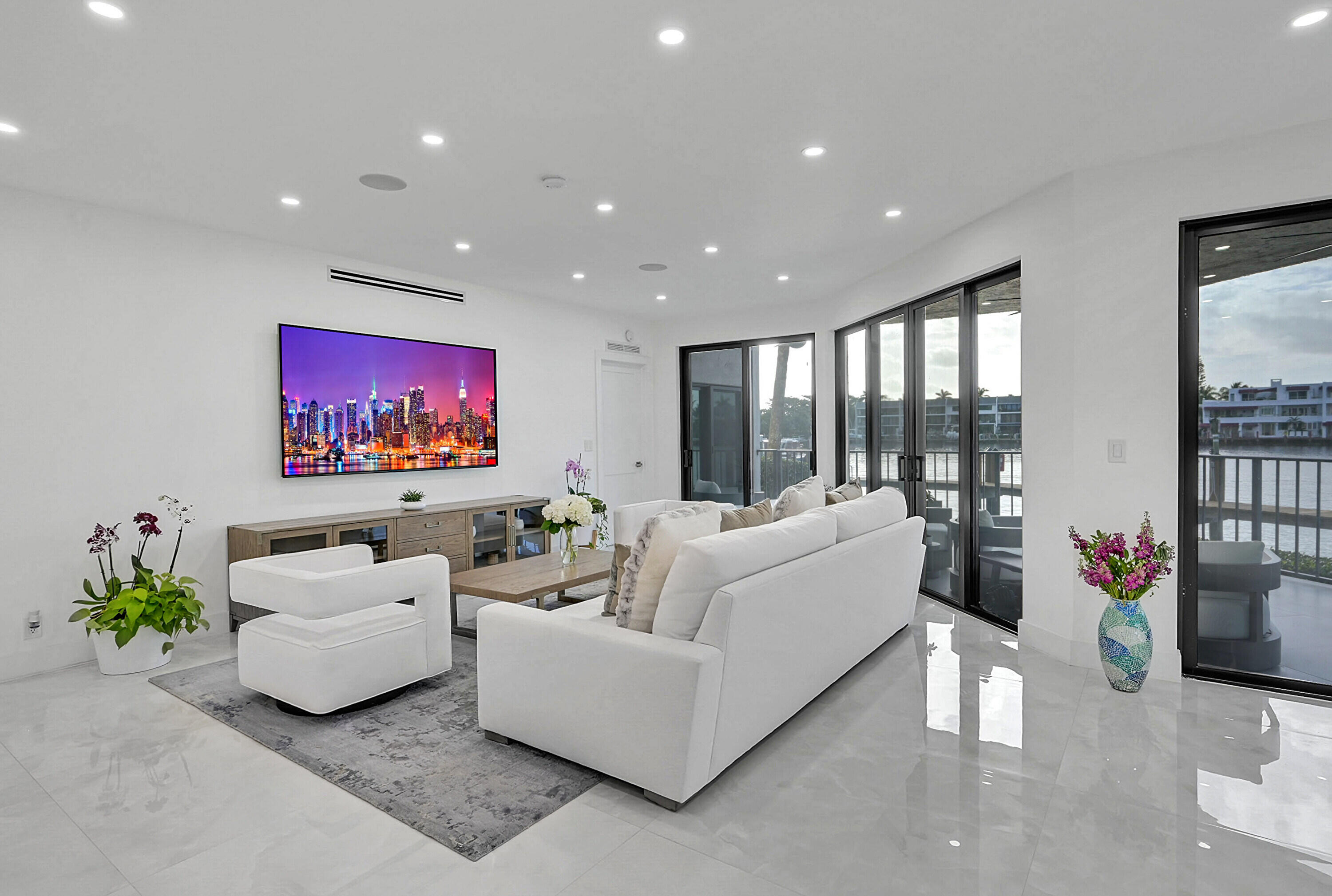 800 Andrews Avenue 9