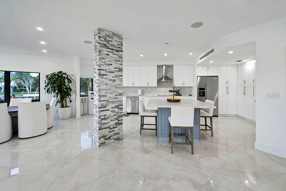 800 Andrews Avenue 9