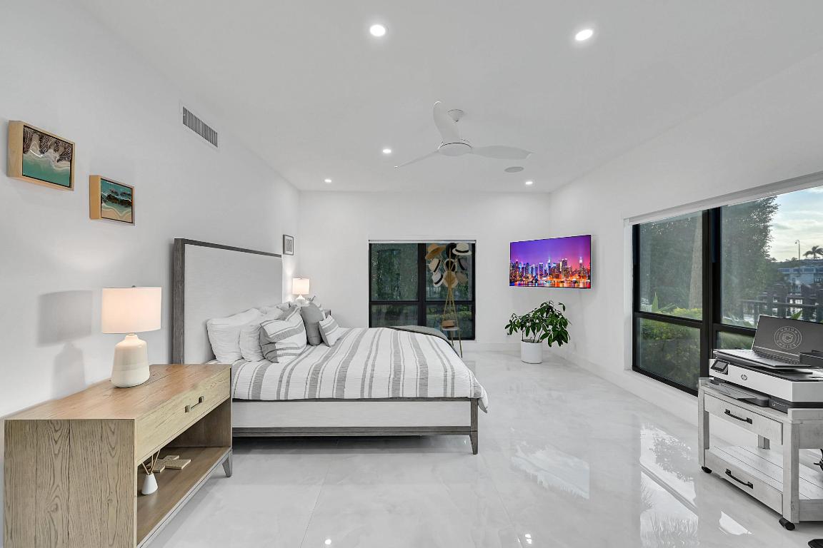 800 Andrews Avenue 9