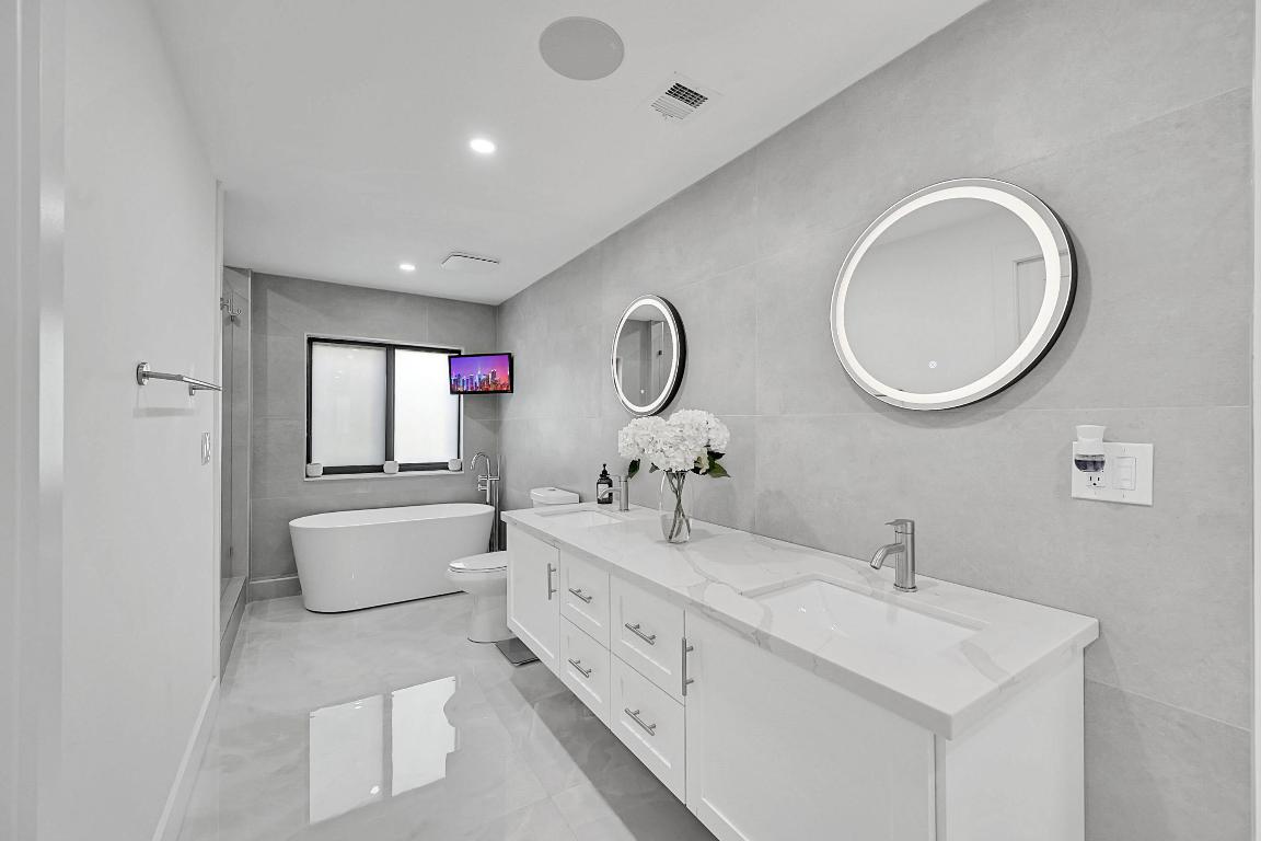 800 Andrews Avenue 9