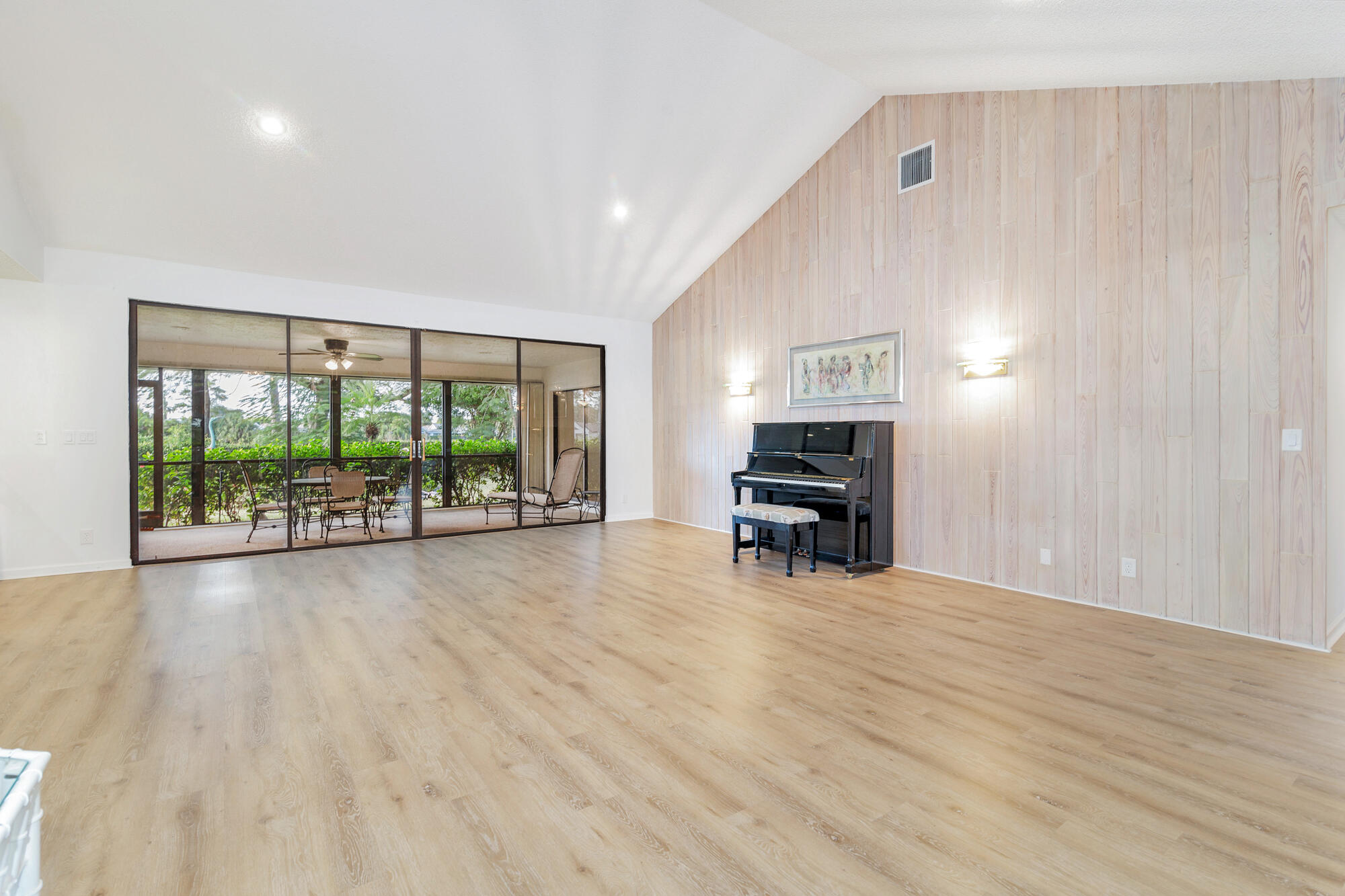 924 Greensward Lane