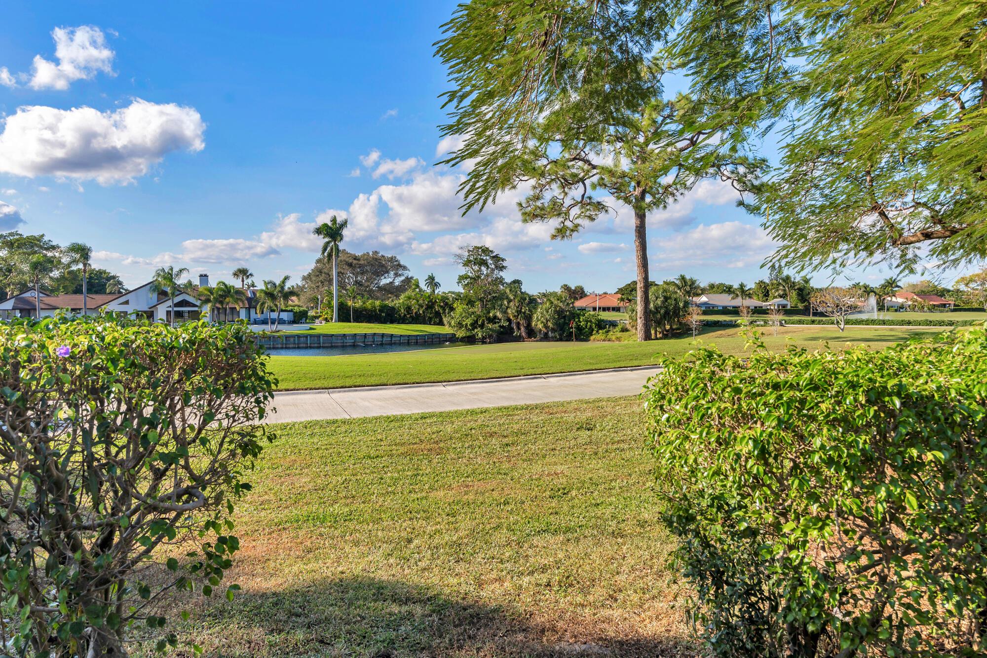 924 Greensward Lane
