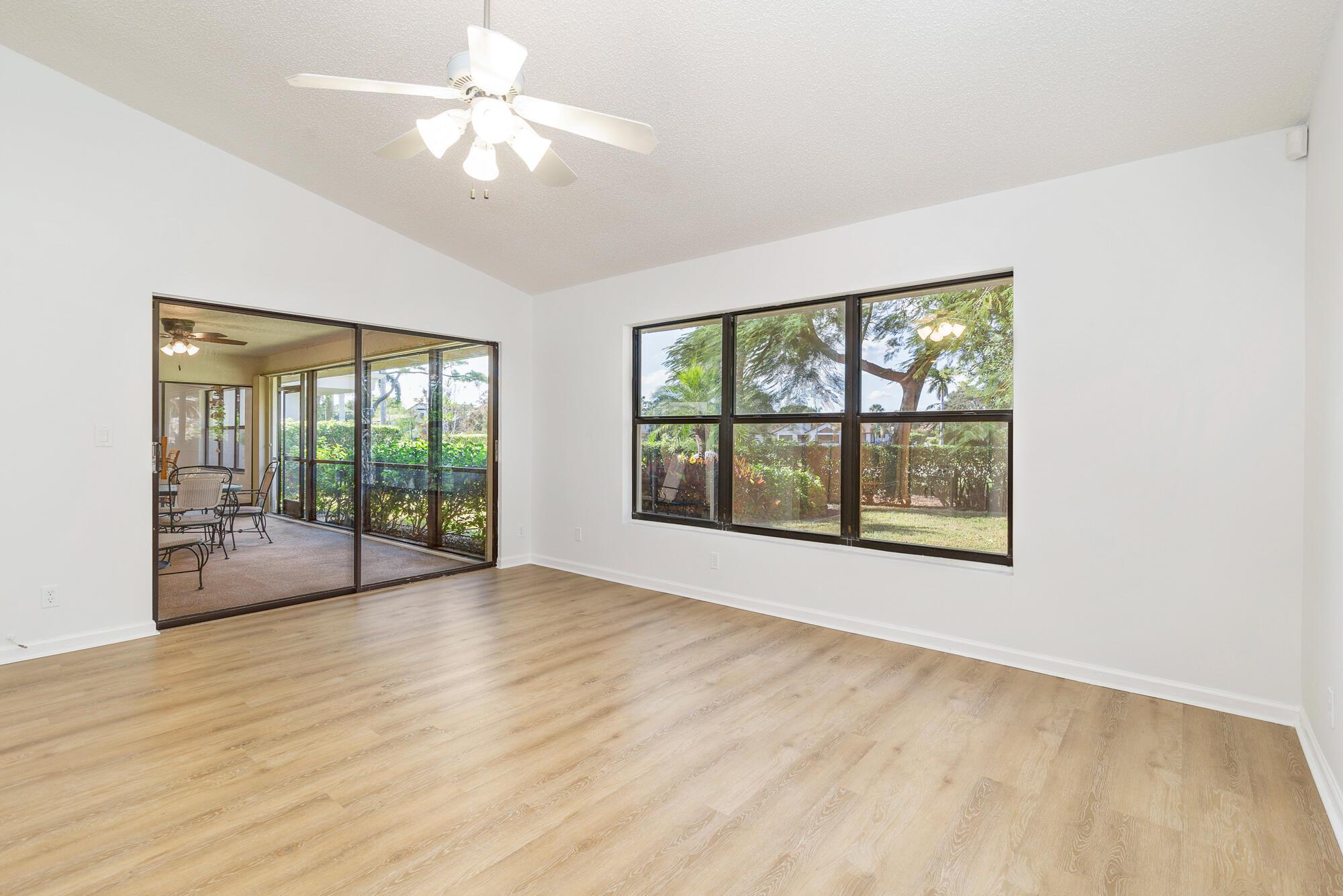 924 Greensward Lane