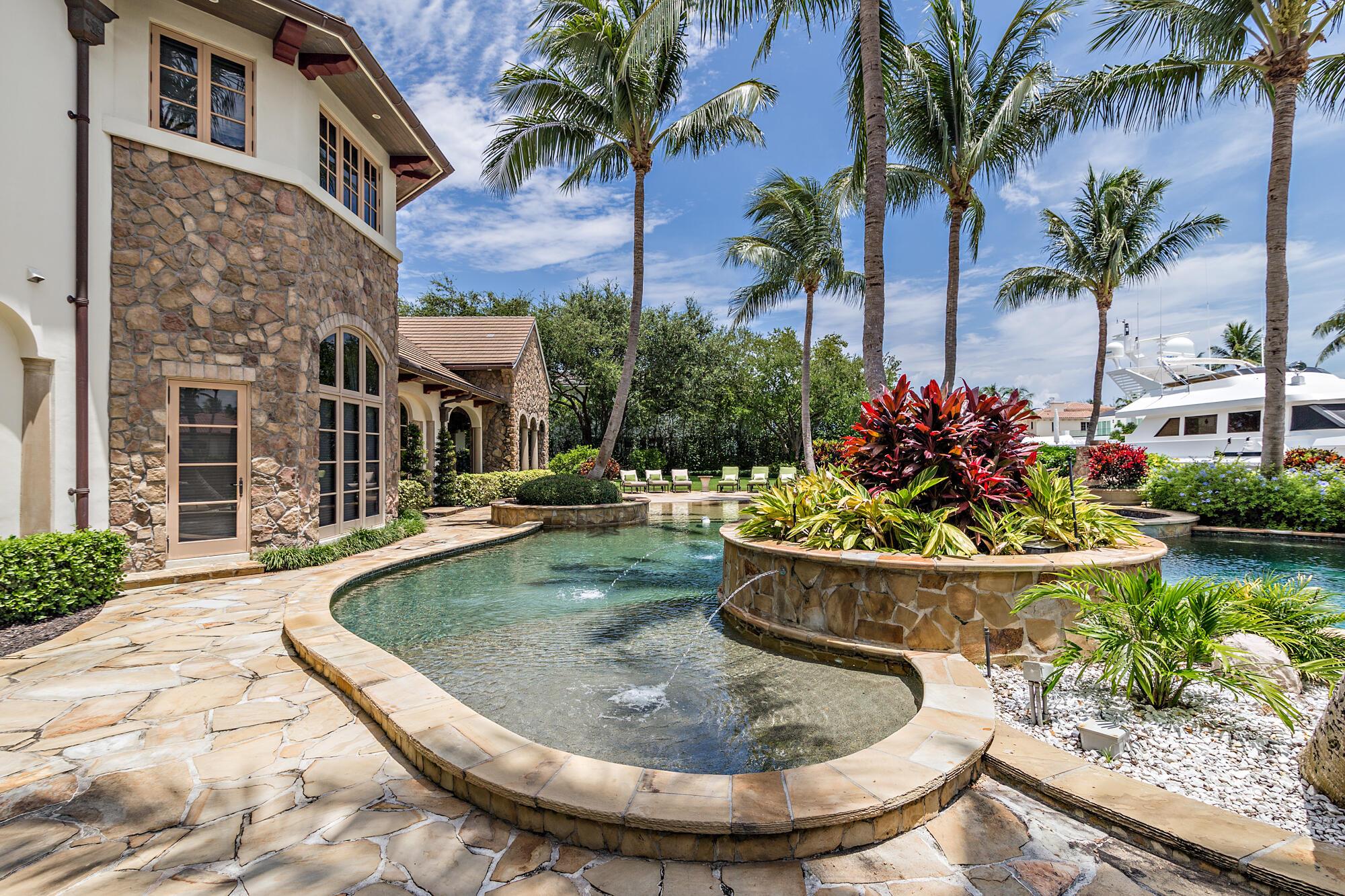 200 W Coconut Palm Road