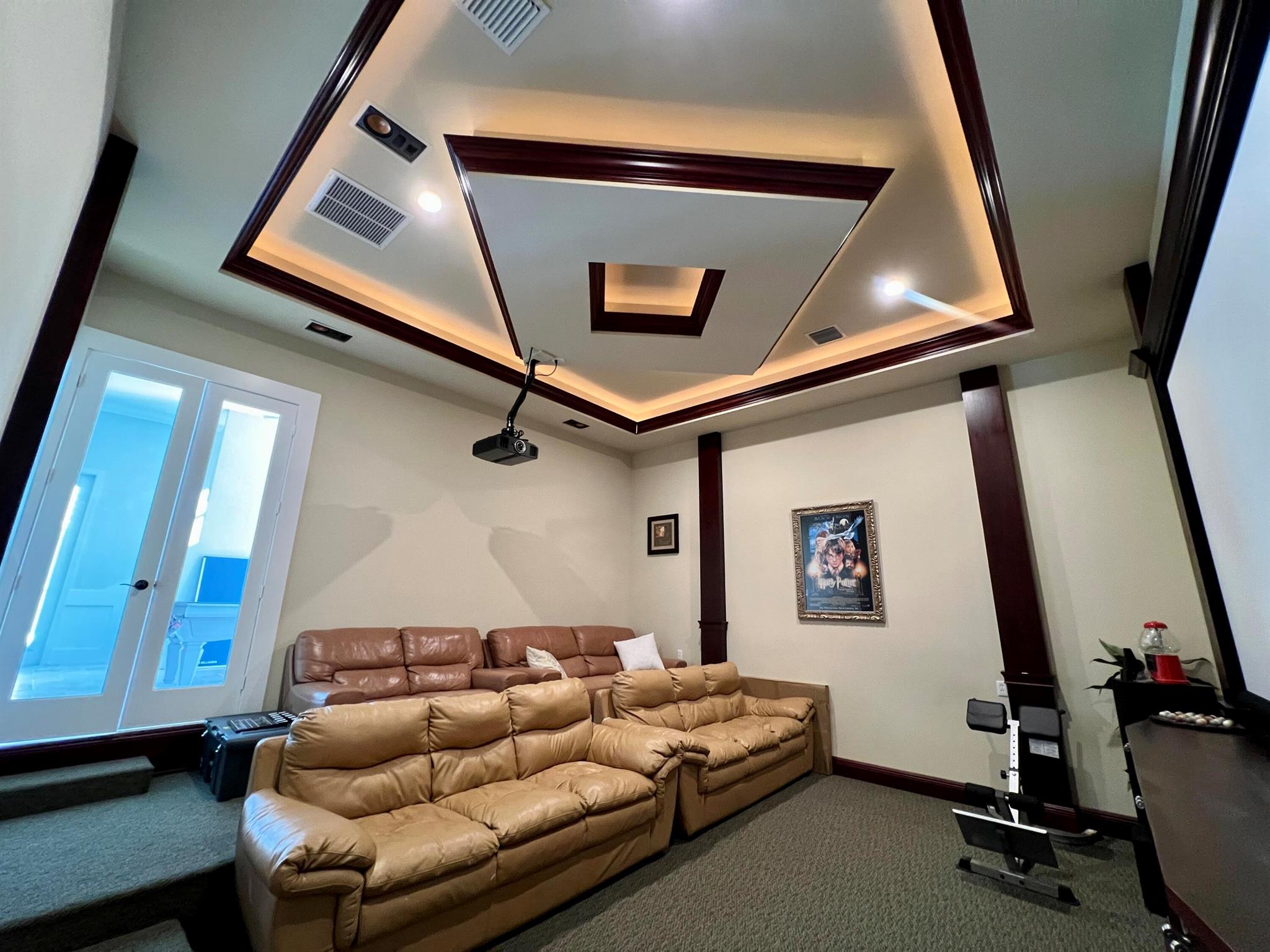 12211 Rockledge Circle