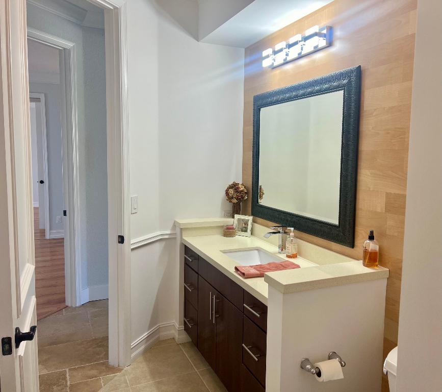 12211 Rockledge Circle