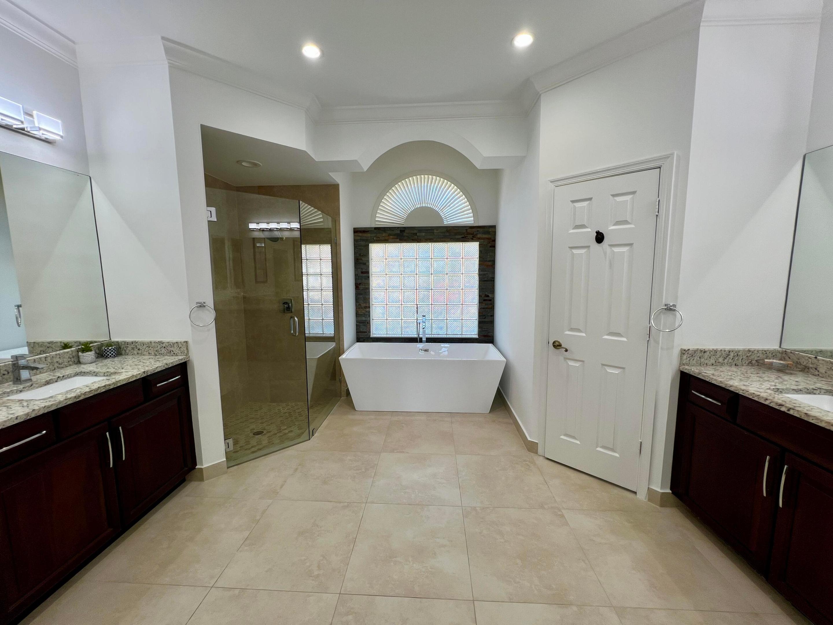 12211 Rockledge Circle