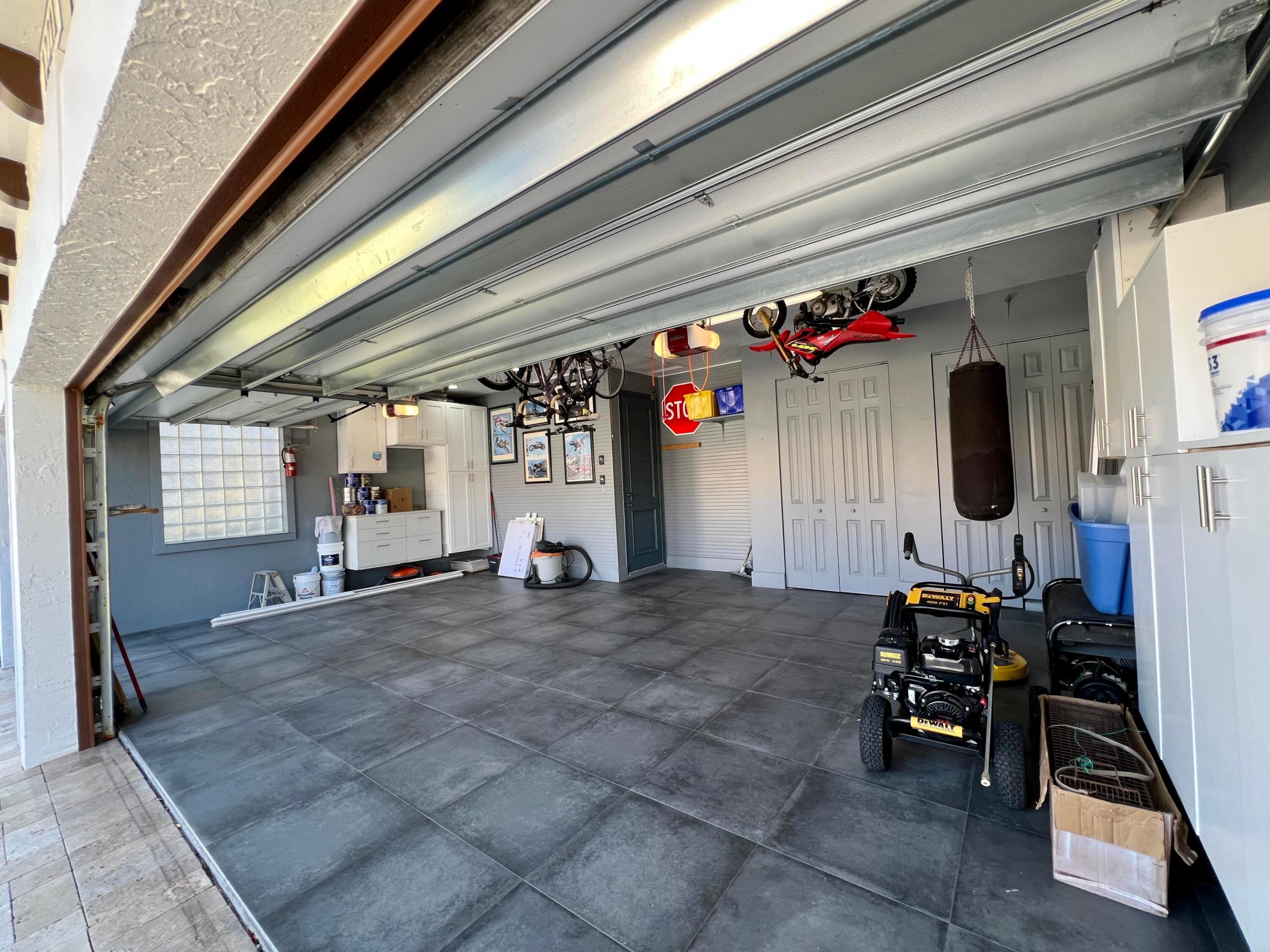 12211 Rockledge Circle