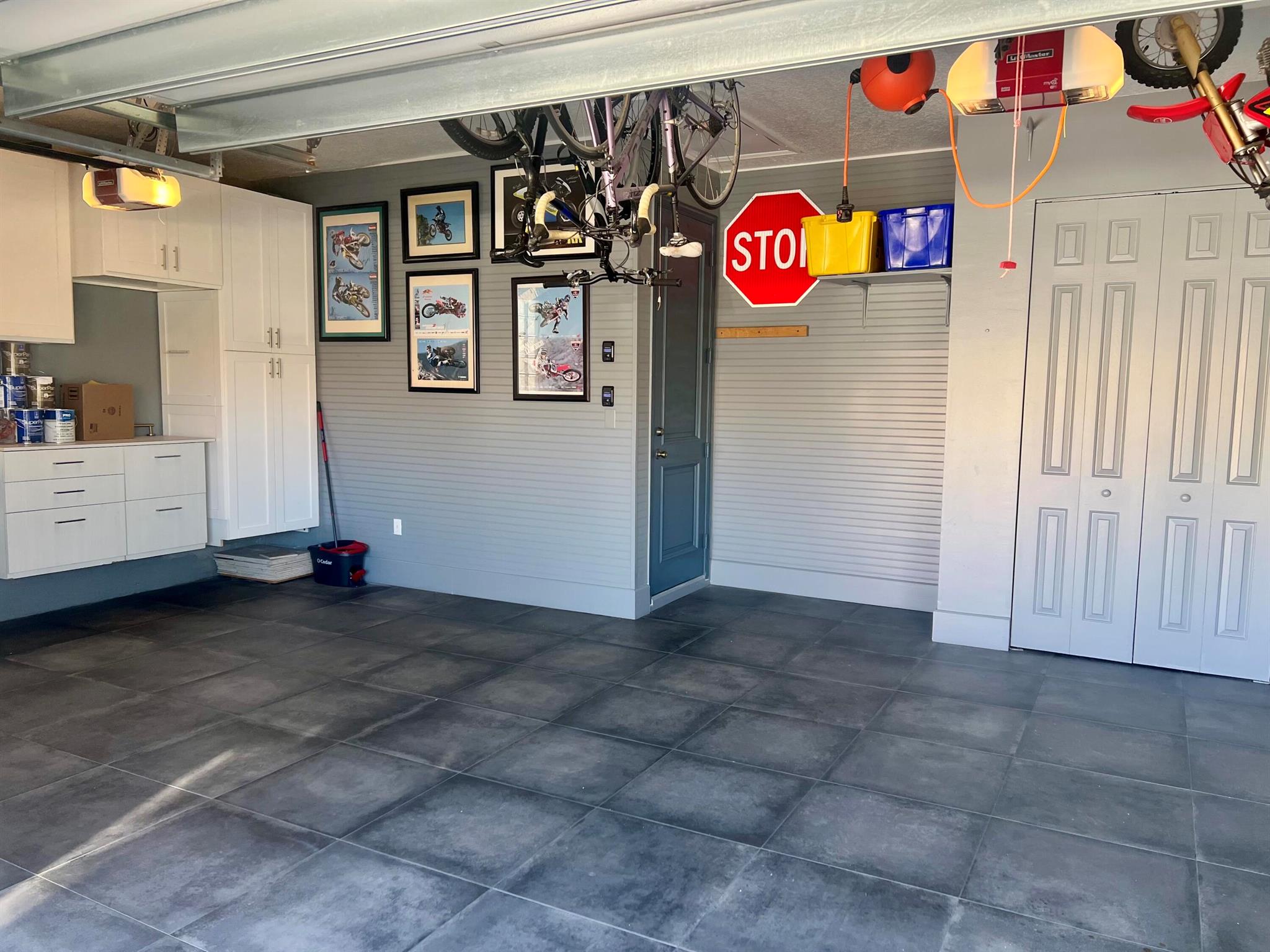 12211 Rockledge Circle