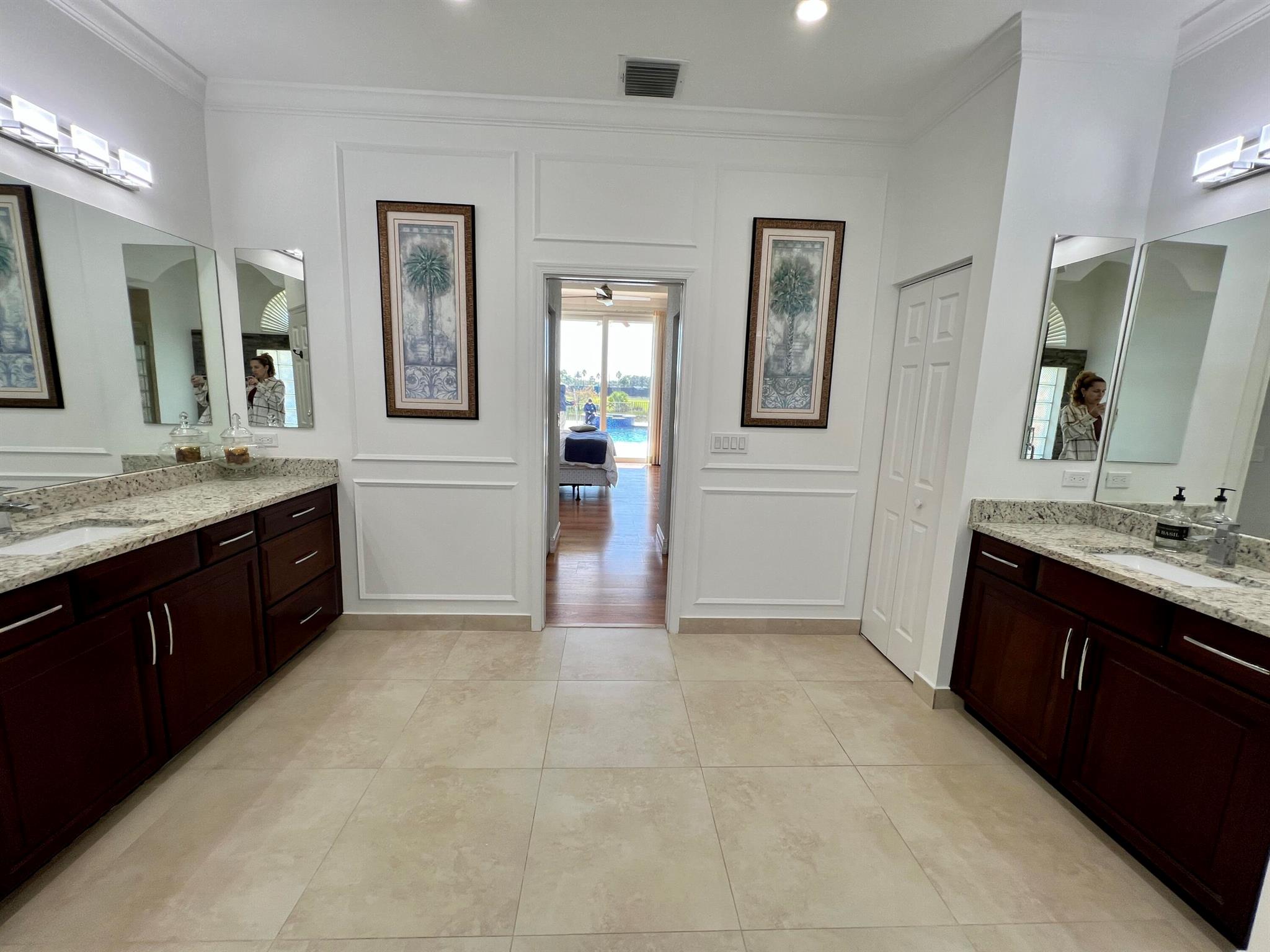 12211 Rockledge Circle