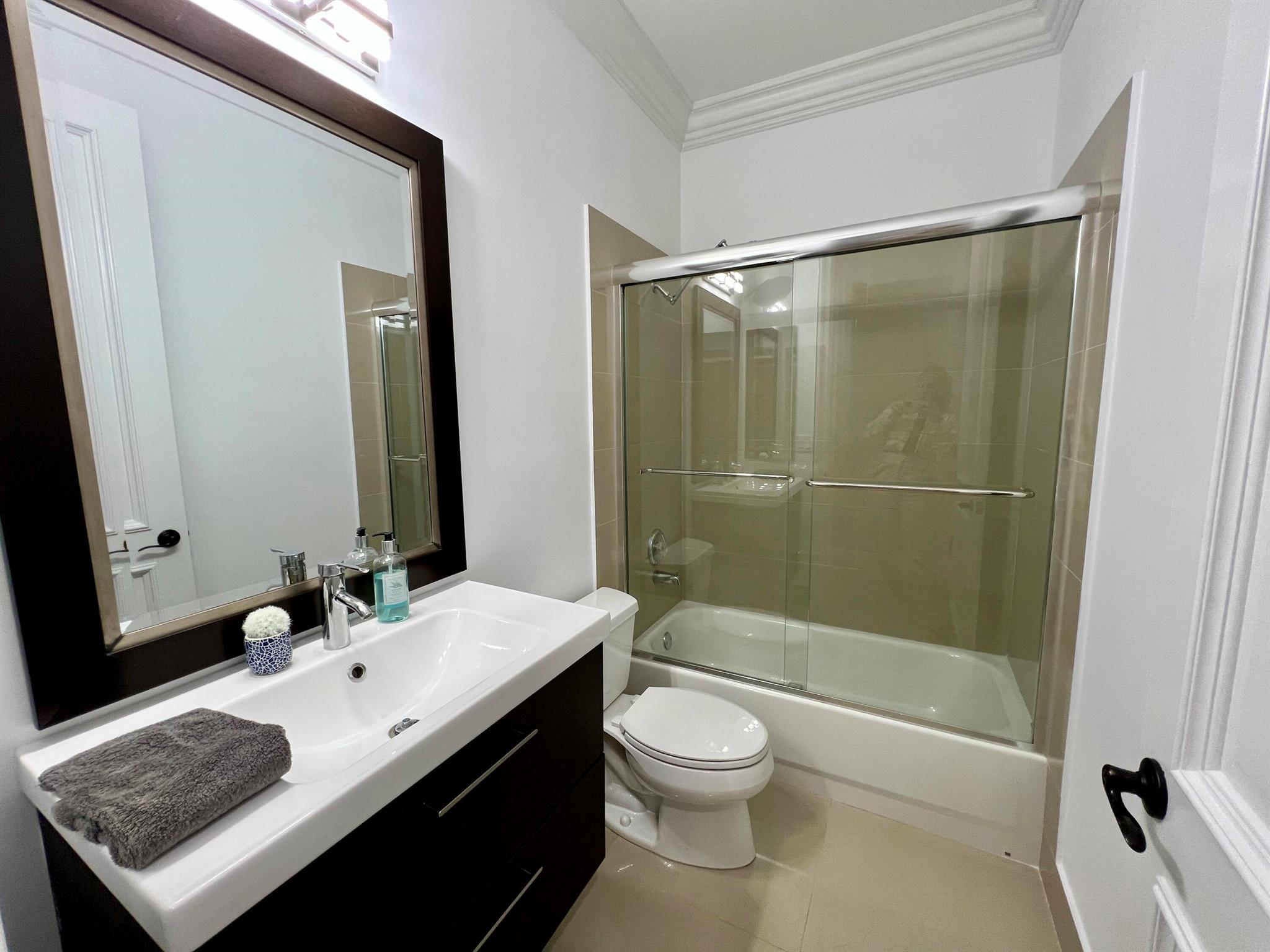 12211 Rockledge Circle