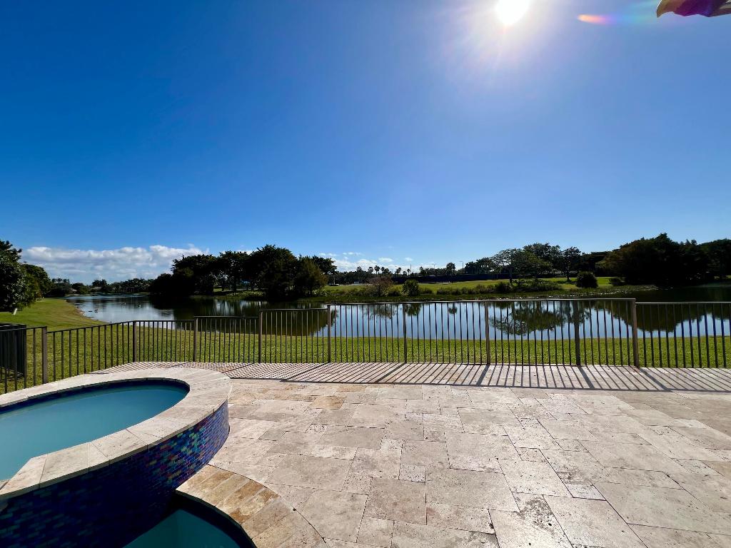 12211 Rockledge Circle