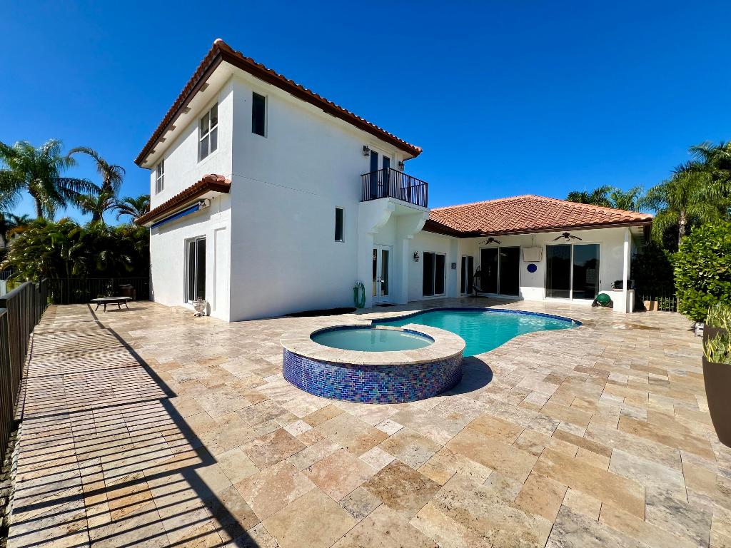 12211 Rockledge Circle