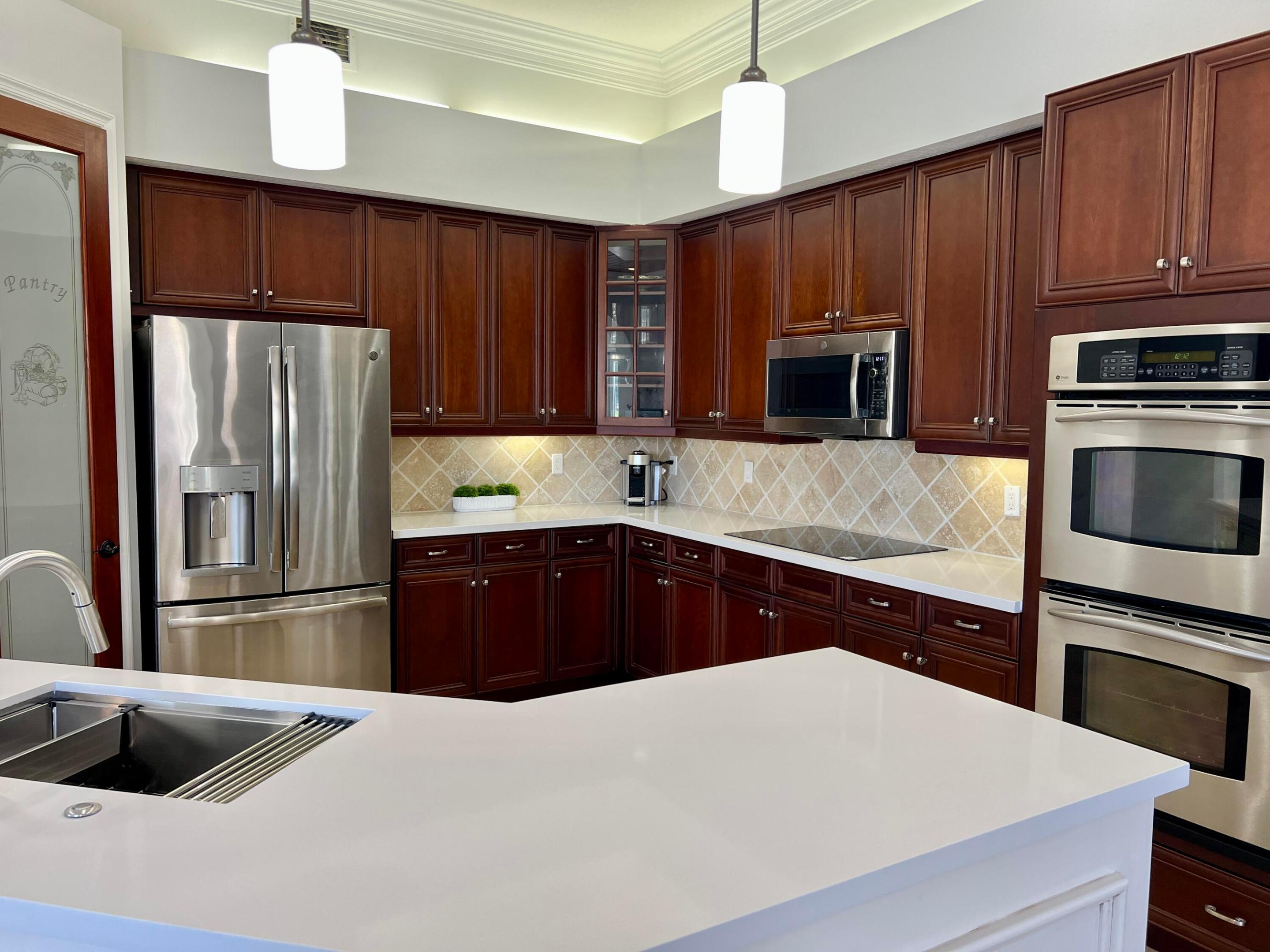 12211 Rockledge Circle