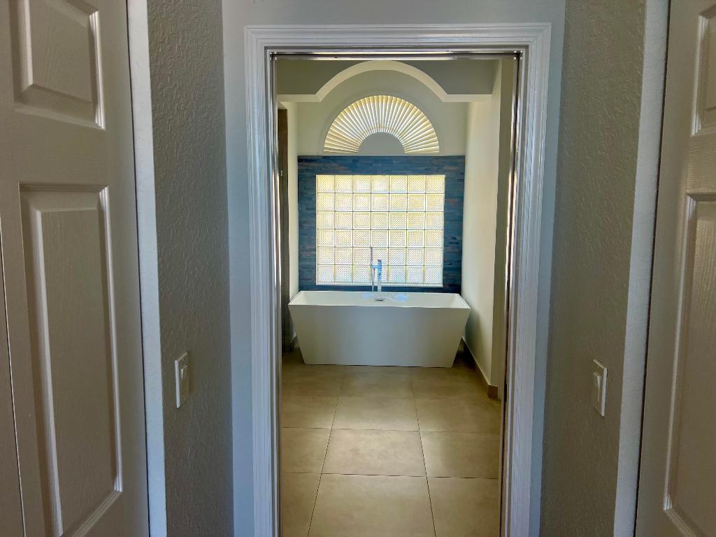 12211 Rockledge Circle