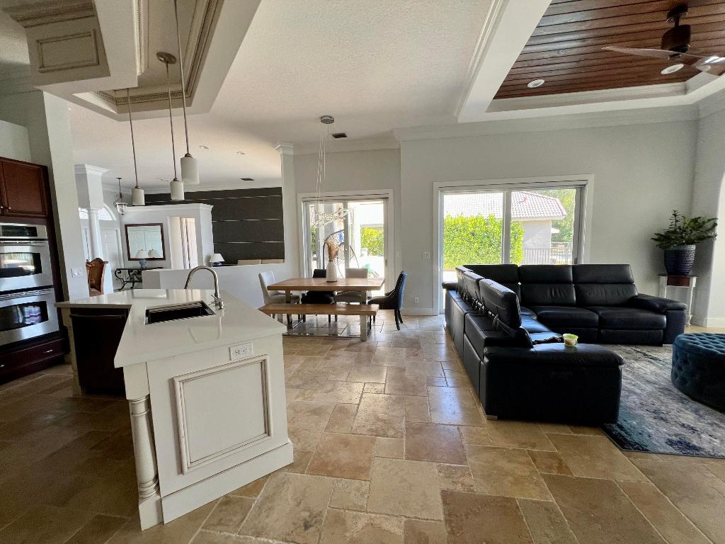 12211 Rockledge Circle