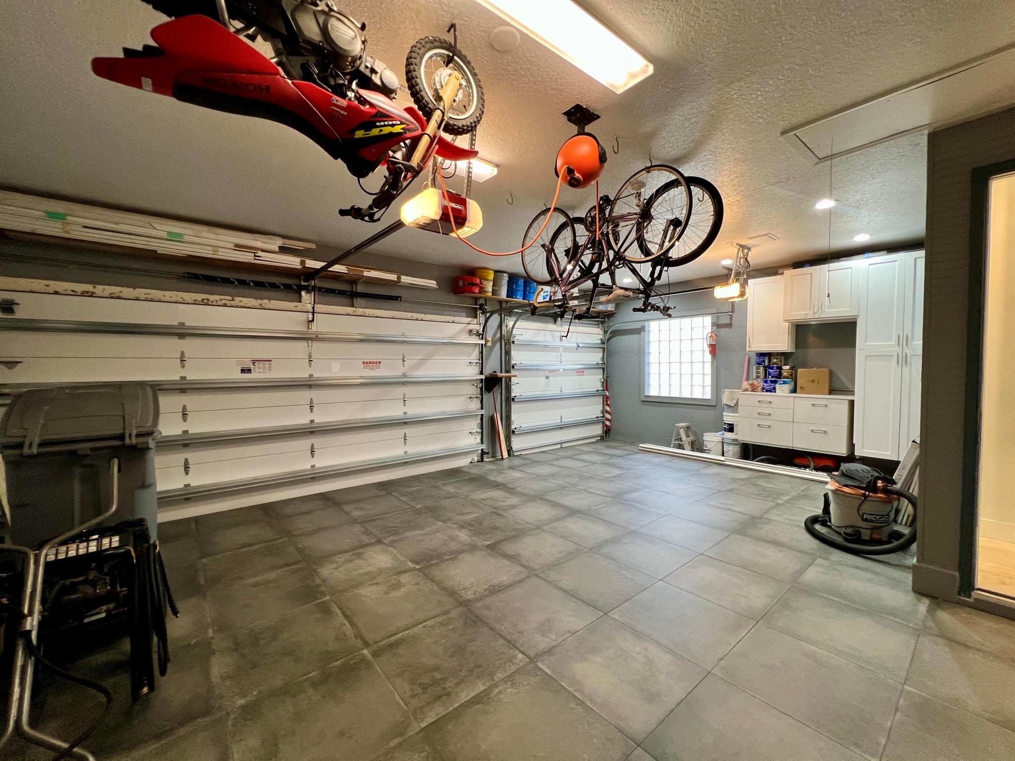 12211 Rockledge Circle