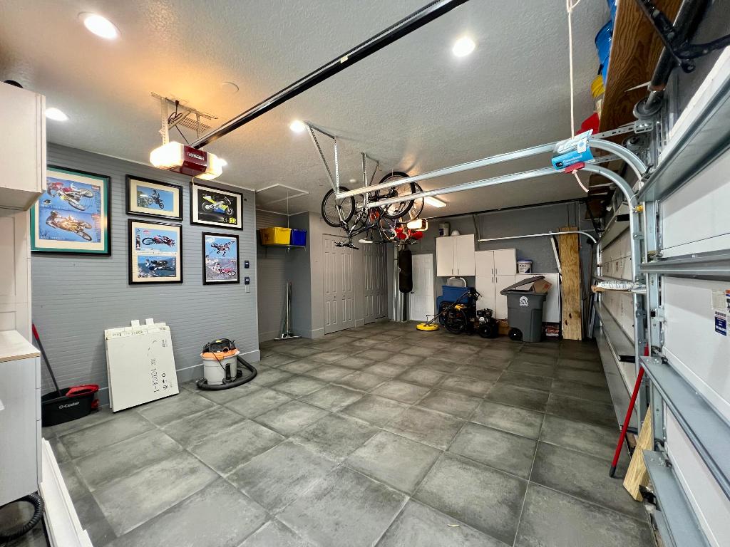 12211 Rockledge Circle