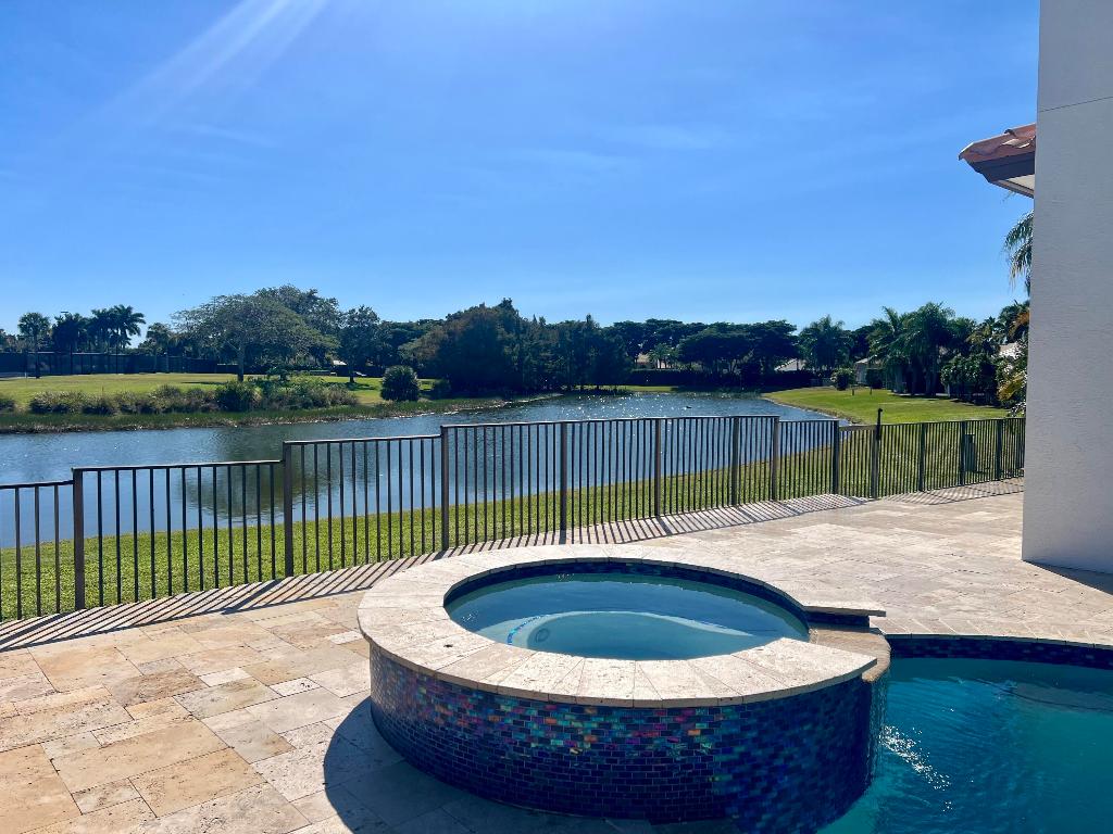 12211 Rockledge Circle