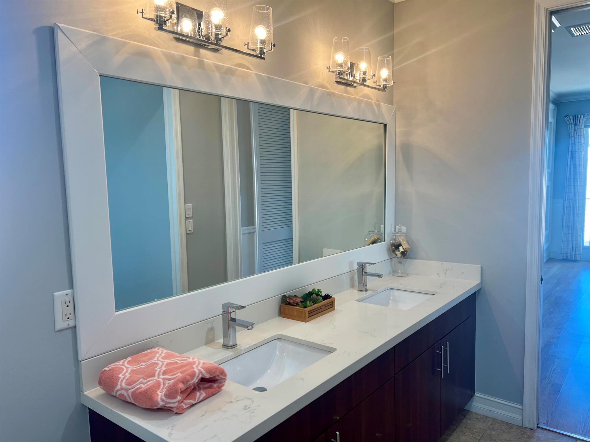 12211 Rockledge Circle