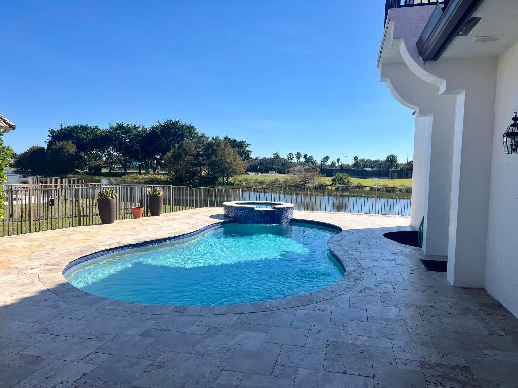 12211 Rockledge Circle