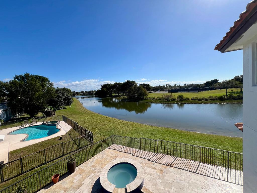 12211 Rockledge Circle