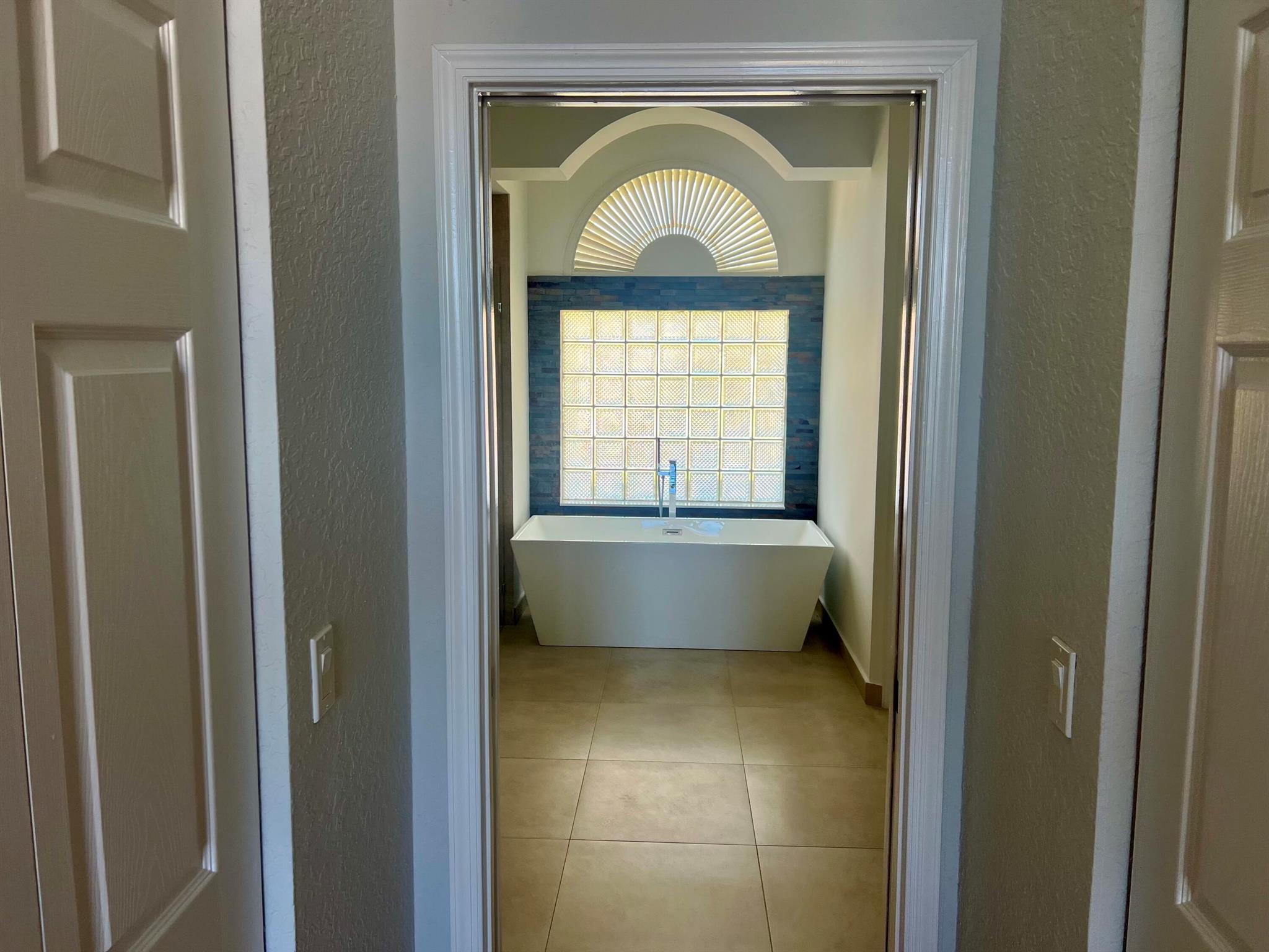 12211 Rockledge Circle