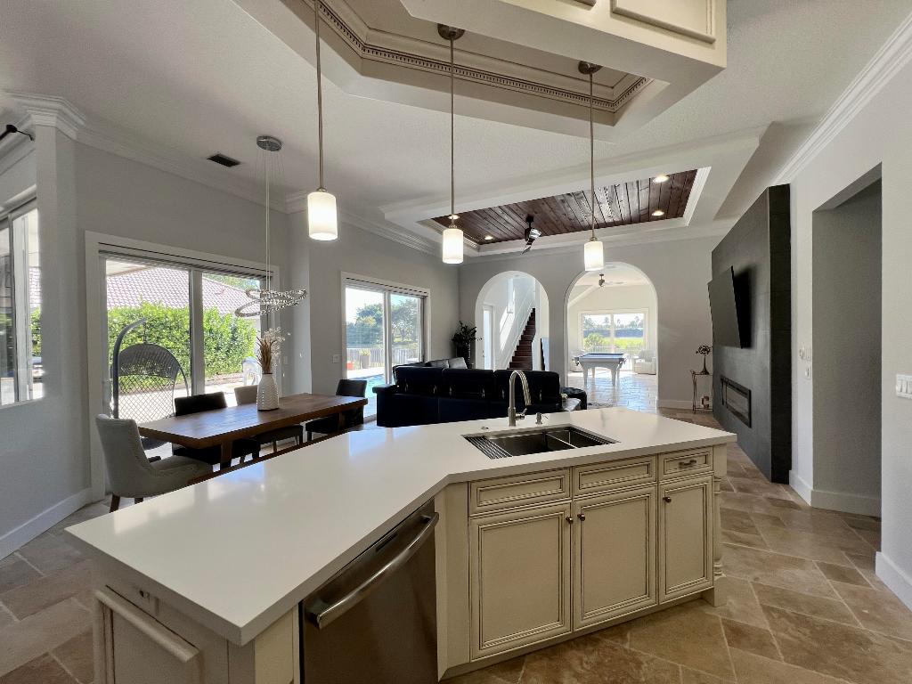 12211 Rockledge Circle