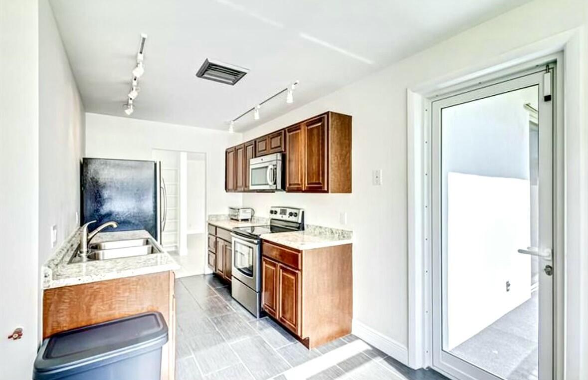 1701 S Flagler Drive 101